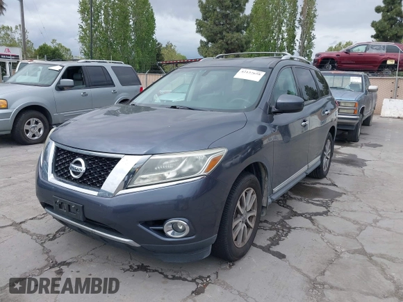 2014 Nissan Pathfinder SV with VIN 5N1AR2MM9EC625565, listed as a IAAI auction lot 42137658 with 163,357 mi miles. Bid and sale history available at carsss.com. Image 6.