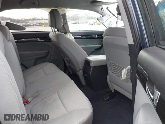 2011 Kia Sorento LX with VIN 5XYKTDA23BG068572, listed as a IAAI auction lot 41036588 with 215,145 mi miles. Bid and sale history available at carsss.com. Image 8.