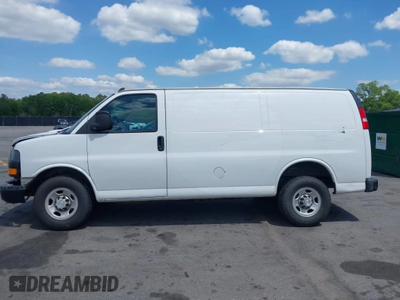 2019 Chevrolet Express Cargo Van with VIN 1GCWGAFP7K1370861, listed as a IAAI auction lot 41929550 with 148,539 mi miles. Bid and sale history available at carsss.com. Image 14.