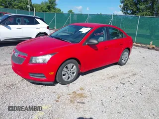 2014 Chevrolet Cruze LS z VIN 1G1PA5SHXE7265754, wystawiony jako IAAI lot #42343676 z przebiegiem 102 011 mil mil oraz . Historia ofert i sprzedaży dostępna na DreamBid. Obrazek 2.