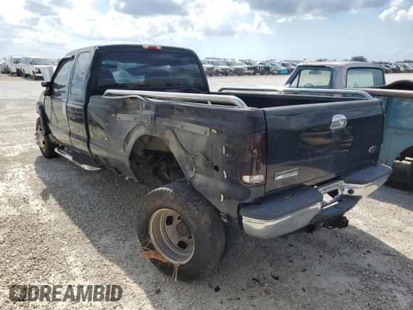 2006 Ford F-350 with VIN 1FTWX32Y66EB25977, listed as a Copart auction lot 44701095 with 111,763 mi miles and Salvage title. Bid and sale history available at DreamBid. Image 2.