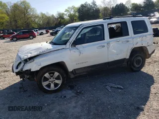 2014 Jeep Patriot Sport with VIN 1C4NJRBB8ED531095, listed as a Copart auction lot 52348895 with 204,785 mi miles and Clean Title. Bid and sale history available at carsss.com. Image 1.