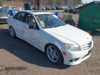 2010 Mercedes-Benz C 300 Sport z VIN WDDGF8BB5AF444764, wystawiony jako IAAI lot #41740040 z przebiegiem 118 305 mil mil oraz . Historia ofert i sprzedaży dostępna na DreamBid. Obrazek 6.