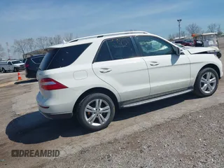 2013 Mercedes-Benz M 350 with VIN 4JGDA2EB0DA201610, listed as a IAAI auction lot 42123259 with 188,416 mi miles and . Bid and sale history available at carsss.com. Image 4.