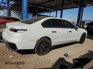 2024 BMW i7 eDrive50 z VIN WBY43EJ06RCR45999, wystawiony jako Copart lot #77538844 z przebiegiem 5756 mil mil oraz Szkody całkowita. Historia ofert i sprzedaży dostępna na DreamBid. Obrazek 3.