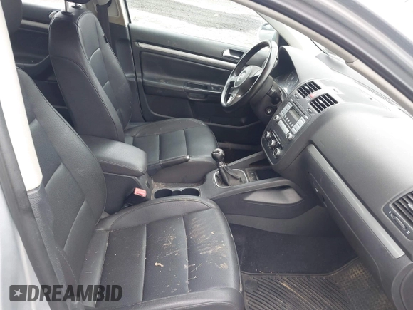 2010 Volkswagen Jetta Limited Edition with VIN 3VWAZ7AJ8AM131019, listed as a IAAI auction lot 42340420 with 263,840 mi miles and . Bid and sale history available at DreamBid. Image 5.