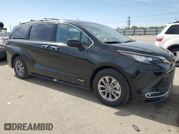 2021 Toyota Sienna XLE with VIN 5TDJRKEC0MS022530, listed as a Copart auction lot 53461735 with 48,887 mi miles and Salvage Title. Bid and sale history available at carsss.com. Image 4.