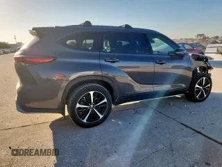 2022 Toyota Highlander XSE with VIN 5TDJZRAH4NS108547, listed as a Copart auction lot 61904085 with 69,309 mi miles and Salvage title. Bid and sale history available at DreamBid. Image 3.