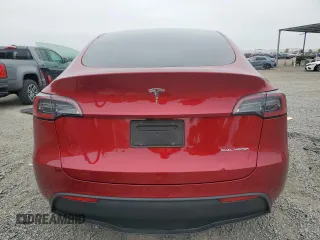 2024 Tesla Model Y Long Range z VIN 7SAYGDEE7RA252756, wystawiony jako Copart lot #58738215 z przebiegiem 13 698 mil mil oraz Szkoda całkowita • Salvage title. Historia ofert i sprzedaży dostępna na DreamBid. Obrazek 6.