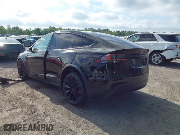 2016 Tesla Model X 70D z VIN 5YJXCAE29GF003478, wystawiony jako IAAI lot #41965737 z przebiegiem 105 930 mil mil oraz . Historia ofert i sprzedaży dostępna na DreamBid. Obrazek 3.
