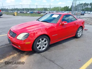 2003 Mercedes-Benz SLK 230 Kompressor z VIN WDBKK49F63F284252, wystawiony jako IAAI lot #42307320 z przebiegiem 180 893 mil mil oraz . Historia ofert i sprzedaży dostępna na DreamBid. Obrazek 2.