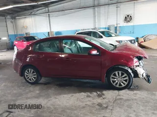 2008 Nissan Sentra S z VIN 3N1AB61EX8L636812, wystawiony jako IAAI lot #42278541 z przebiegiem 175 662 mil mil oraz . Historia ofert i sprzedaży dostępna na DreamBid. Obrazek 14.