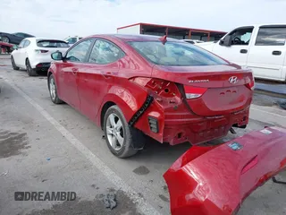 2011 Hyundai Elantra GLS z VIN KMHDH4AE5BU101098, wystawiony jako IAAI lot #41352745 z przebiegiem 84 089 mil mil oraz . Historia ofert i sprzedaży dostępna na DreamBid. Obrazek 3.