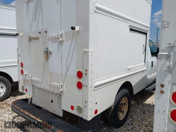 2015 Ford F-250 XL с VIN 1FDBF2B60FED21726, выставлен на аукционе IAAI как лот 42459683 с пробегом 355 935 миль миль и . История ставок и продаж доступна на DreamBid. Изображение 4.