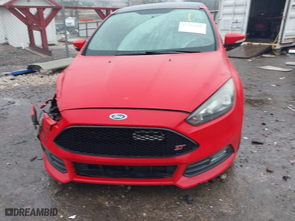 2015 Ford Focus ST with VIN 1FADP3L93FL224661, listed as a IAAI auction lot 41169980 with 113,283 mi miles. Bid and sale history available at carsss.com. Image 12.