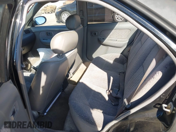 1998 Nissan Sentra XE z VIN 1N4AB41D8WC757796, wystawiony jako IAAI lot #41209171 z przebiegiem 160 108 mil mil oraz . Historia ofert i sprzedaży dostępna na DreamBid. Obrazek 8.
