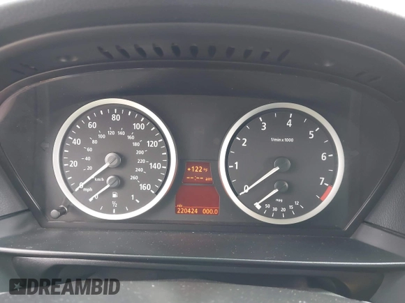 2007 BMW 5 Series 530i with VIN WBANE73577CM57997, listed as a IAAI auction lot 41461292 with 220,424 mi miles. Bid and sale history available at carsss.com. Image 7.