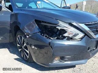 2018 Nissan Altima 2.5 SR with VIN 1N4AL3AP8JC179774, listed as a IAAI auction lot 41933926 with 131,506 mi miles. Bid and sale history available at carsss.com. Image 6.