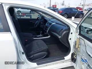 2014 Nissan Altima 2.5 S with VIN 1N4AL3AP7EC274865, listed as a IAAI auction lot 41916052 with 113,687 mi miles. Bid and sale history available at carsss.com. Image 5.