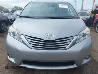 2017 Toyota Sienna XLE Auto Access Seat with VIN 5TDYZ3DC2HS845245, listed as a IAAI auction lot 42161078 with 154,418 mi miles and . Bid and sale history available at DreamBid. Image 12.