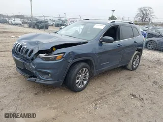 2019 Jeep Cherokee Latitude Plus with VIN 1C4PJLLB0KD434960, listed as a IAAI auction lot 40851354 with 111,989 mi miles. Bid and sale history available at carsss.com. Image 19.