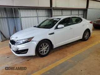 2012 Kia Optima LX z VIN 5XXGM4A73CG035804, wystawiony jako Copart lot #56956095 z przebiegiem 201 854 mil mil oraz Szkoda całkowita • Salvage title. Historia ofert i sprzedaży dostępna na DreamBid. Obrazek 1.
