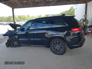 2018 Jeep Grand Cherokee Overland z VIN 1C4RJFCG3JC322406, wystawiony jako IAAI lot #41935874 z przebiegiem 82 932 mil mil oraz . Historia ofert i sprzedaży dostępna na DreamBid. Obrazek 14.