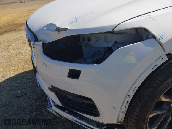 2017 Volvo XC90 Momentum with VIN YV4A22PK4H1171533, listed as a IAAI auction lot 41876321 with 136,906 mi miles. Bid and sale history available at carsss.com. Image 6.