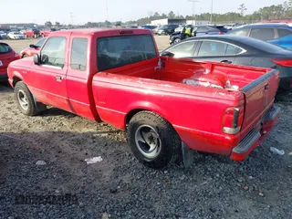 2000 Ford Ranger XL with VIN 1FTYR14C3YTA62876, listed as a IAAI auction lot 41470437 with 124,611 mi miles. Bid and sale history available at carsss.com. Image 3.