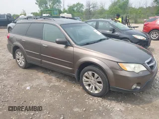 2009 Subaru Outback Limited z VIN 4S4BP66C097310139, wystawiony jako IAAI lot #42363657 z przebiegiem 255 466 mil mil oraz . Historia ofert i sprzedaży dostępna na DreamBid. Obrazek 1.