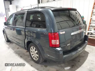 2008 Chrysler Town & Country Touring with VIN 2A8HR54P38R684386, listed as a IAAI auction lot 41463061 with 140,392 mi miles. Bid and sale history available at carsss.com. Image 3.