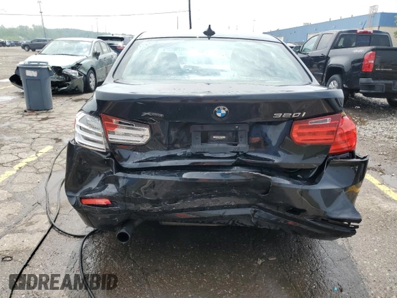 2013 BMW 3 Series 320i xDrive с VIN WBA3C3C5XDF980060, выставлен на аукционе Copart как лот 59775615 с пробегом 302 139 миль миль и Чистый • Clean title. История ставок и продаж доступна на DreamBid. Изображение 6.
