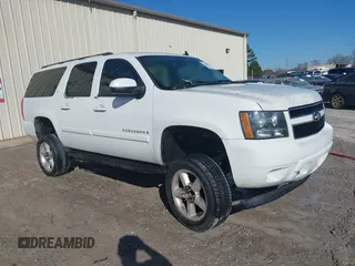 2007 Chevrolet Suburban LT with VIN 1GNFK16377J212272, listed as a IAAI auction lot 41619677 with 161,545 mi miles. Bid and sale history available at carsss.com. Image 1.