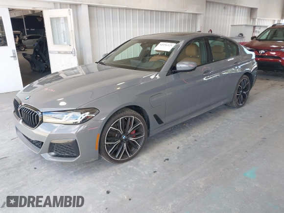 2021 BMW 5 Series 530e with VIN WBA13AG04MCF36168, listed as a IAAI auction lot 42256325 with 71,211 mi miles and . Bid and sale history available at DreamBid. Image 18.