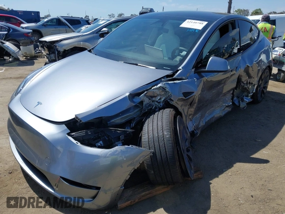2024 Tesla Model Y Performance with VIN 7SAYGDEF9RA299036, listed as a IAAI auction lot 42140788 with 14,844 mi miles and . Bid and sale history available at DreamBid. Image 23.