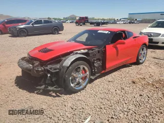 2014 Chevrolet Corvette 3LT z VIN 1G1YE2D71E5119797, wystawiony jako Copart lot #61239005 z przebiegiem 12 879 mil mil oraz Szkoda całkowita • Salvage title. Historia ofert i sprzedaży dostępna na DreamBid. Obrazek 1.