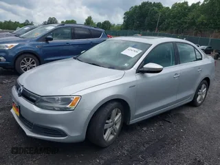 2014 Volkswagen Jetta Hybrid SE с VIN 3VW637AJ9EM284943, выставлен на аукционе IAAI как лот 42567020 с пробегом 164 928 миль миль и . История ставок и продаж доступна на DreamBid. Изображение 2.