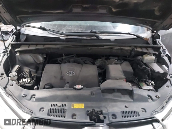 2018 Toyota Highlander SE with VIN 5TDJZRFH5JS902363, listed as a IAAI auction lot 41436569 with 82,905 mi miles and . Bid and sale history available at DreamBid. Image 10.