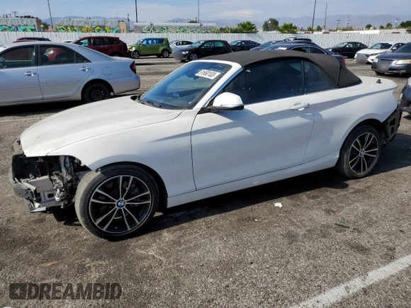 2020 BMW 2 Series 230i with VIN WBA2M7C09L7E55300, listed as a Copart auction lot 61660103 with 35,177 mi miles. Bid and sale history available at carsss.com. Image 1.