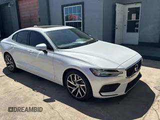 2020 Volvo S60 Momentum with VIN 7JRA22TK4LG057645, listed as a Copart auction lot 50250685 with 100,247 mi miles and Clean Title. Bid and sale history available at carsss.com. Image 1.