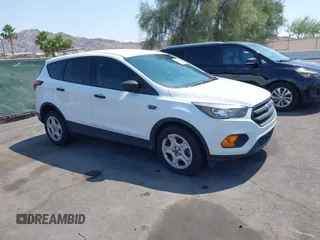 2019 Ford Escape S с VIN 1FMCU0F75KUB11723, выставлен на аукционе IAAI как лот 42417182 с пробегом 80 844 миль миль и . История ставок и продаж доступна на DreamBid. Изображение 1.