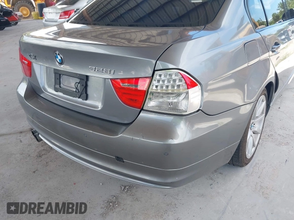 2009 BMW 3 Series 328i with VIN WBAPH77549NL85089, listed as a IAAI auction lot 42623111 with 121,369 mi miles and . Bid and sale history available at DreamBid. Image 12.
