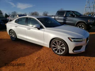 2020 Volvo S60 Momentum with VIN 7JR102FK1LG045213, listed as a Copart auction lot 41913524 with 65,918 mi miles. Bid and sale history available at carsss.com. Image 4.