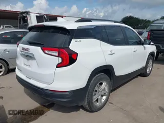 2022 GMC Terrain SLE z VIN 3GKALMEV7NL301774, wystawiony jako IAAI lot #42734720 z przebiegiem 48 012 mil mil oraz . Historia ofert i sprzedaży dostępna na DreamBid. Obrazek 4.