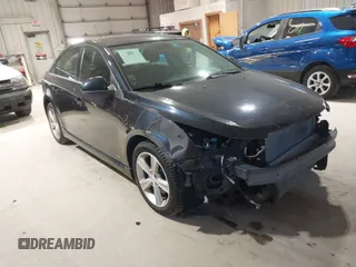 2014 Chevrolet Cruze 2LT z VIN 1G1PE5SB7E7287906, wystawiony jako IAAI lot #41978367 z przebiegiem 133 169 mil mil oraz . Historia ofert i sprzedaży dostępna na DreamBid. Obrazek 1.