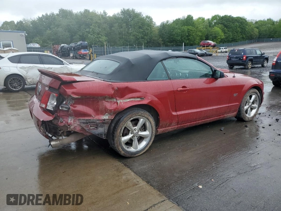 2008 Ford Mustang GT Deluxe z VIN 1ZVHT85HX85156503, wystawiony jako Copart lot #57903735 z przebiegiem 214 751 mil mil oraz Szkody całkowita. Historia ofert i sprzedaży dostępna na DreamBid. Obrazek 3.