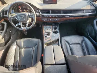 2018 Audi Q7 Premium Plus z VIN WA1LAAF73JD013401, wystawiony jako Copart lot #60322005 z przebiegiem 168 325 mil mil oraz Szkoda całkowita • Salvage title. Historia ofert i sprzedaży dostępna na DreamBid. Obrazek 8.