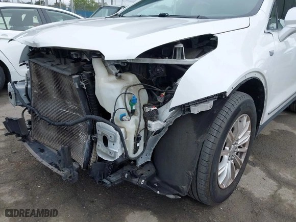 2018 Cadillac XT5 FWD with VIN 1GYKNARS3JZ160076, listed as a IAAI auction lot 41923317 with NaN miles. Bid and sale history available at carsss.com. Image 18.