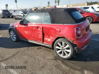2013 MINI Convertible S z VIN WMWZP3C52DT705587, wystawiony jako Copart lot #44391775 z przebiegiem 83 506 mil mil oraz Szkoda całkowita • Salvage title. Historia ofert i sprzedaży dostępna na DreamBid. Obrazek 2.