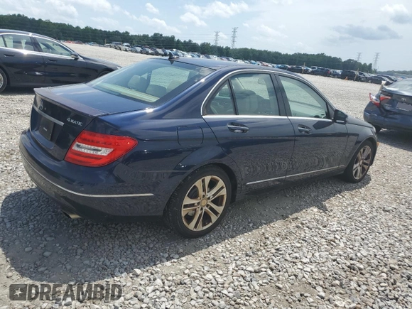 2012 Mercedes-Benz C 300 Sport z VIN WDDGF8BB8CA731905, wystawiony jako Copart lot #61692695 z przebiegiem 98 773 mil mil oraz Szkoda całkowita • Salvage title. Historia ofert i sprzedaży dostępna na DreamBid. Obrazek 3.